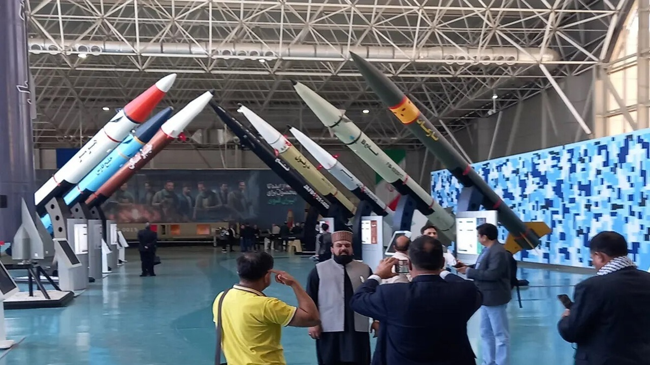 بازدید ۱۶ خبرنگار خارجی از موزه هوافضای سپاه + فیلم