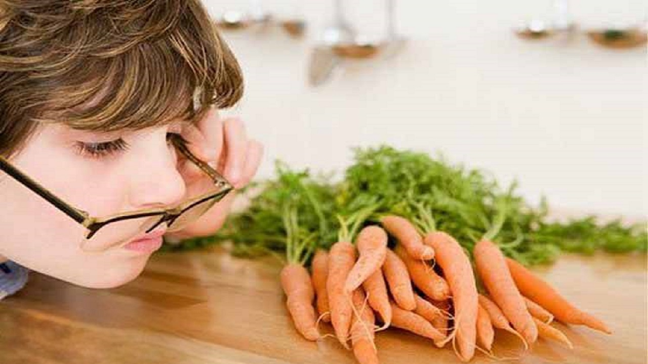 این مواد غذایی به سلامت چشمهای شما کمک میکنند!