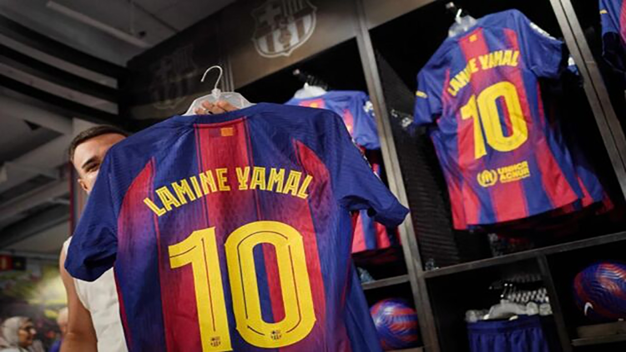 اعلام پرفروشترین پیراهنهای سال ۲۰۲۵؛ یامال اول شد، مسی دوم!