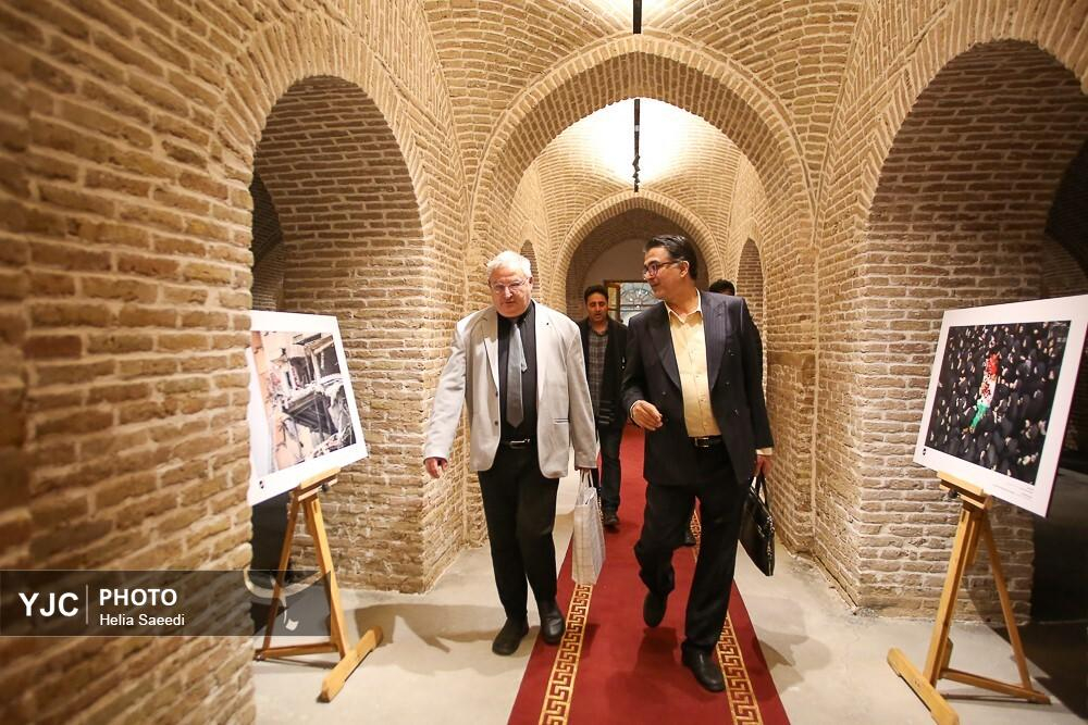 افتتاحیه نمایشگاه عکس «ایستادگی برای ایران؛ جنگ با آخرین گلوله به پایان نمیرسد»