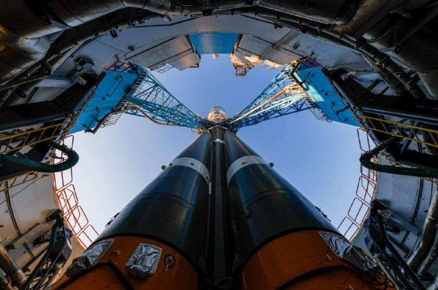 چشمان ایران در مدار لئو