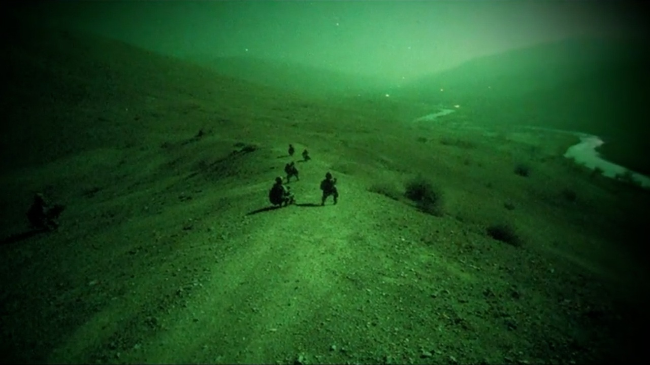 نبوغ ایرانی که چشم رزمندگان در شب‌های تاریک جنگ را باز کرد + فیلم