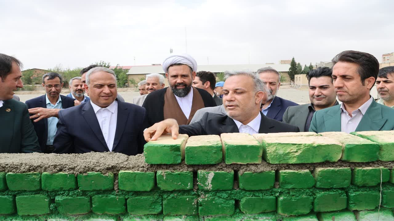 فرماندار بهارستان: ۱۲۰ مدرسه طی سه سال ساخته می شود
