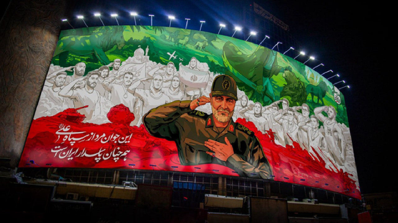 همیشه سرباز، همیشه قهرمان