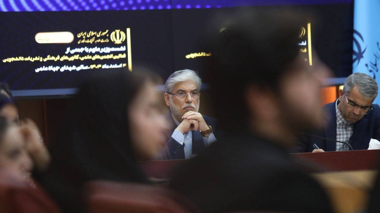 دانشگاه دماسنج و «میزان‌الحراره» جامعه است