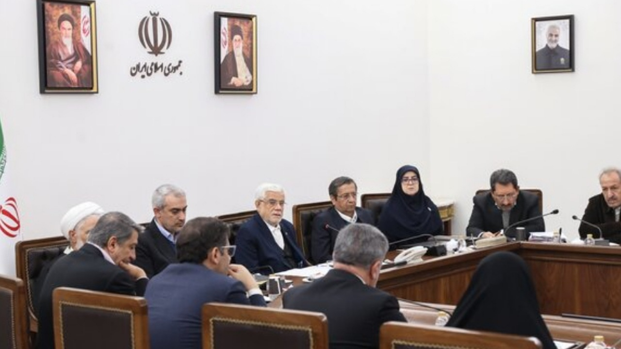 عارف: دولت هر کجا لازم باشد از اقتدار خود استفاده می‌کند