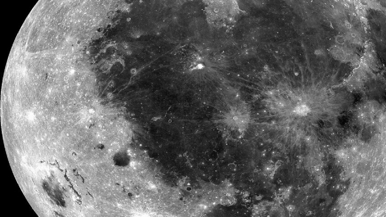 برنامه روسیه برای ساخت نیروگاه هسته‌ای در ماه