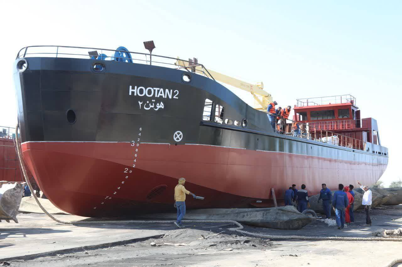 نخستین شناور چندمنظوره سوخت‌رسان به آب انداخته شد