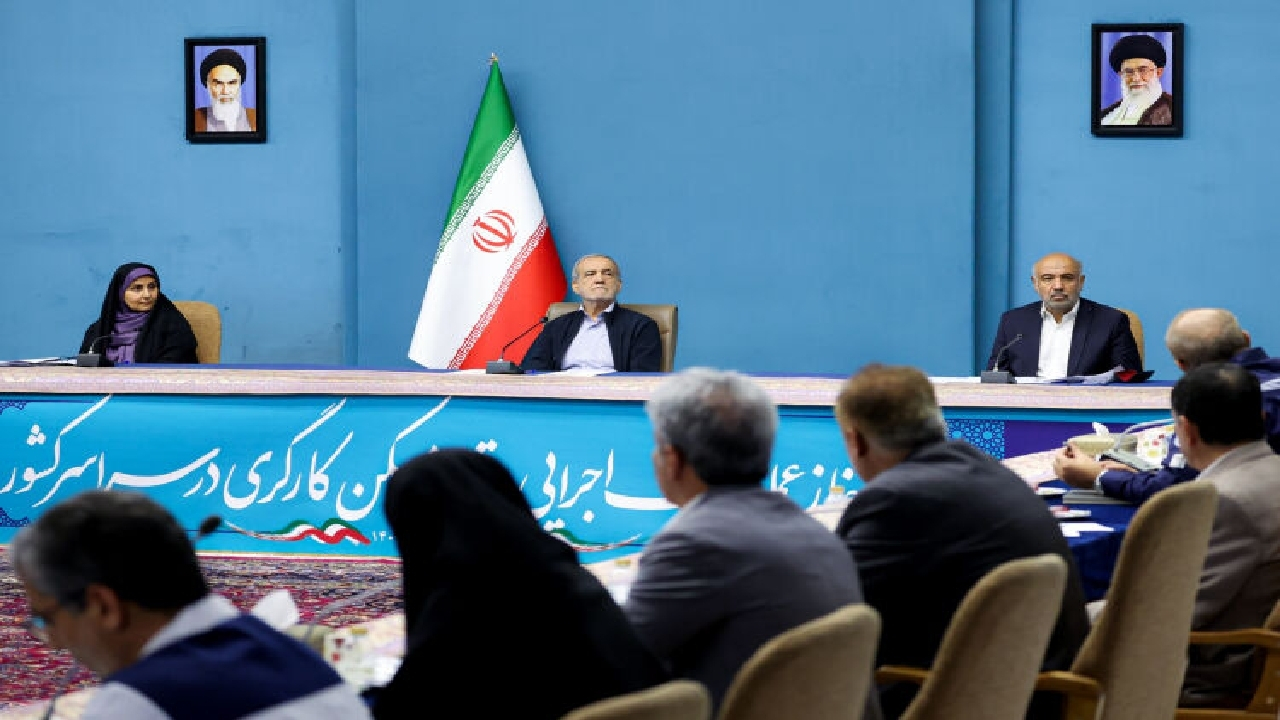 پزشکیان: بنگاههای تولیدی به فرآیند ساخت مسکن کارگری وارد شوند