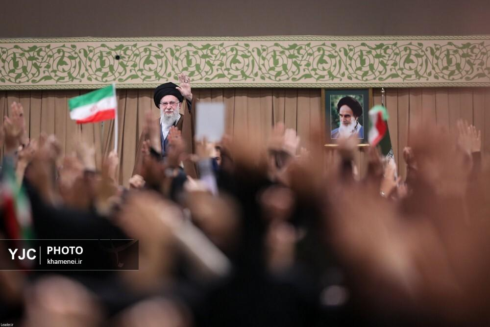 دیدار دانش‌آموزان و دانشجویان به مناسبت ۱۳ آبان با رهبر انقلاب اسلامی