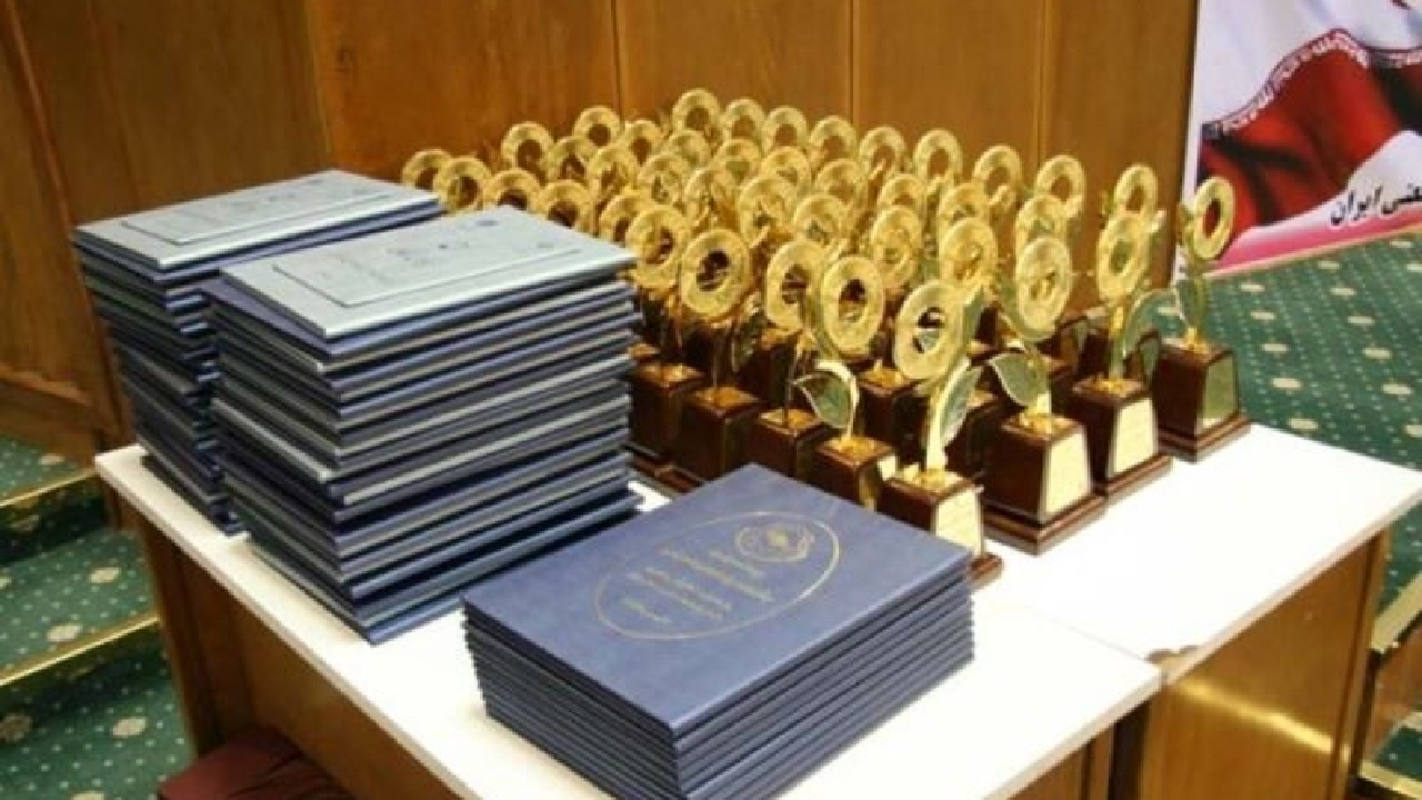 برگزیدگان جشنواره بین‌المللی و جوان خوارزمی ۱۴۰۴ تجلیل شدند