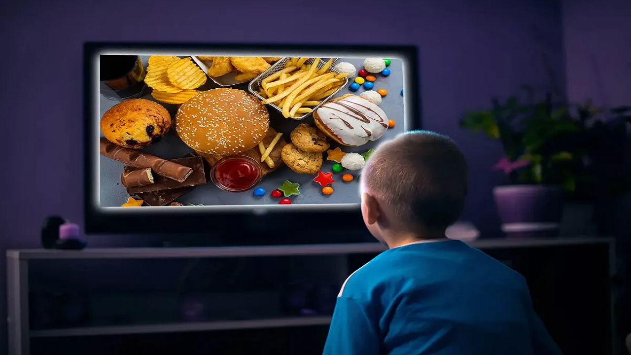 تاثیر تبلیغات بر هلههوله خوری کودکان