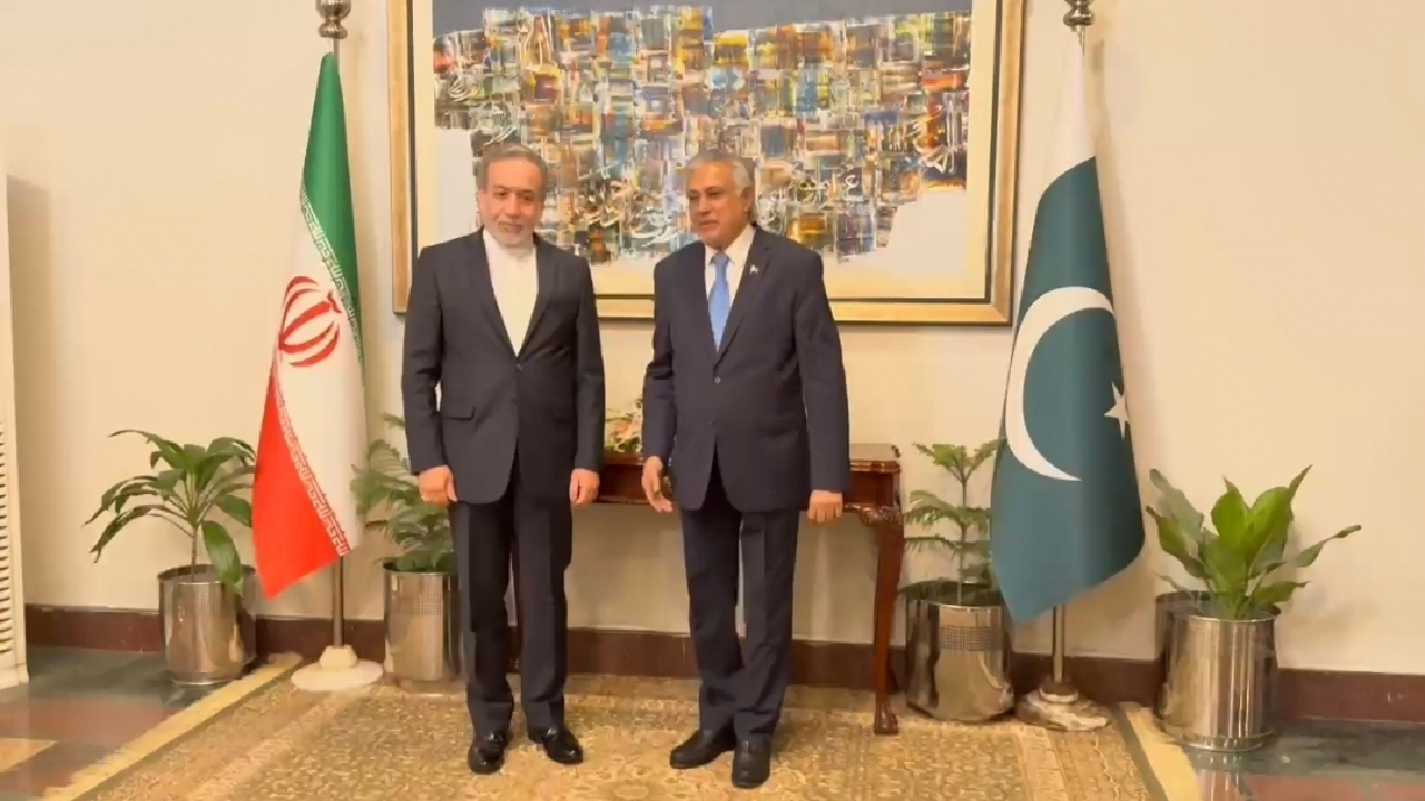 آغاز دیدار رسمی وزیران خارجه ایران و پاکستان