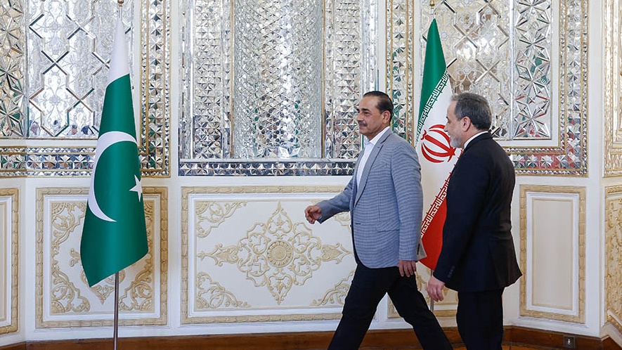 نفت گران شد؛ عاصم دوباره به تهران آمد