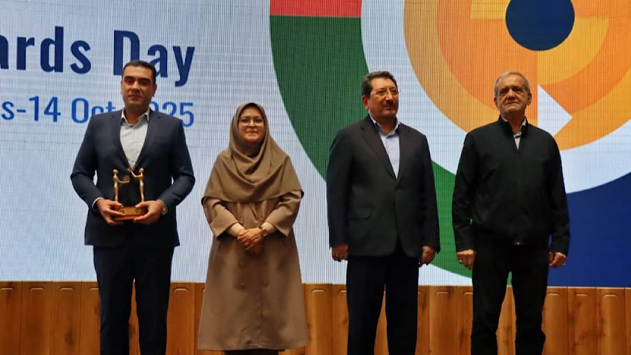 دریافت گواهینامه «واحد نمونه کشوری در کنترل کیفیت» توسط کشت و صنعت تکدانه