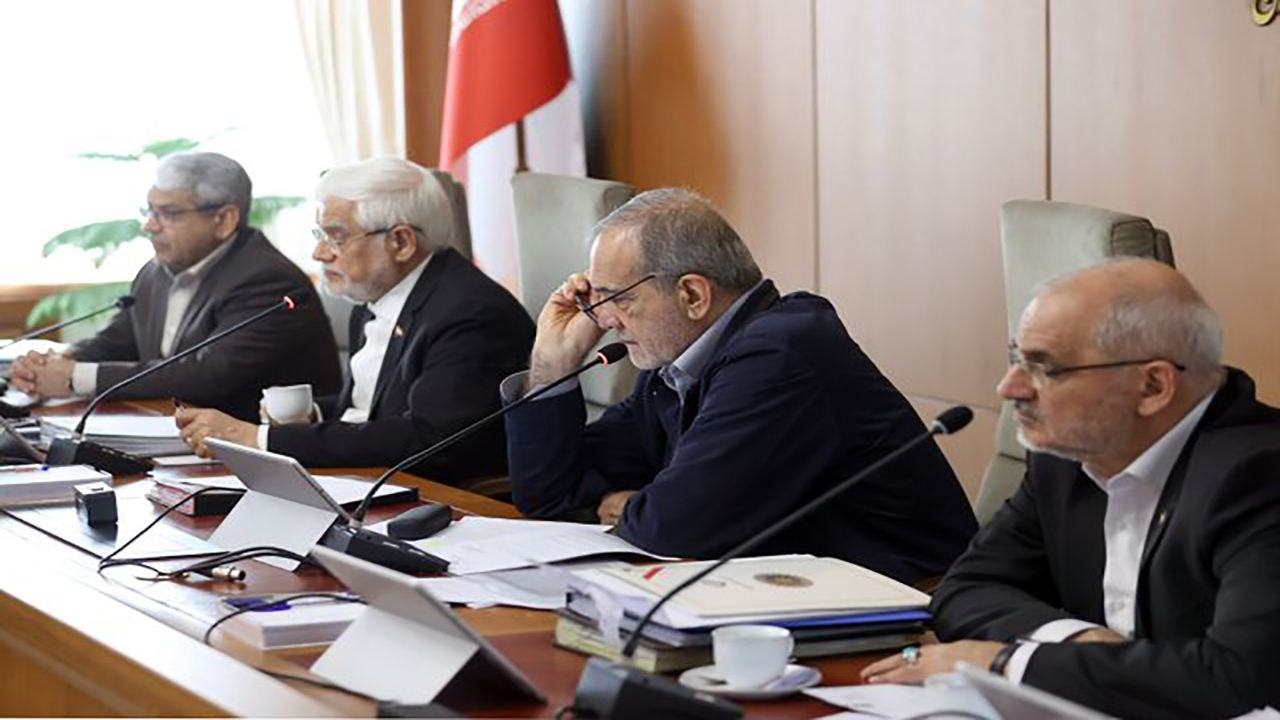 تاکید پزشکیان بر ضرورت تداوم مسیر پیشرفت علمی و حمایت از رویکردهای دانشبنیان