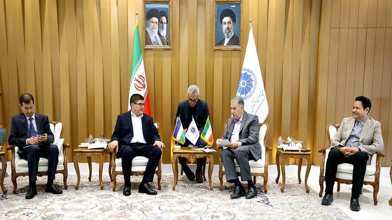 کاهش تعرفه ترانزیت کامیونهای ازبکستان برای عبور از ایران