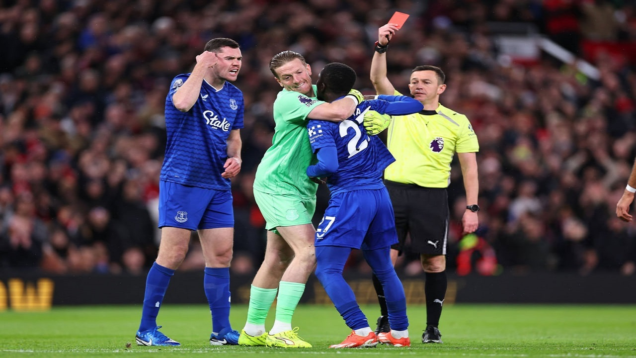 منچستریونایتد ۰ - ۱ اورتون/ خوددرگیری مزمن تافیها هم مانع پیروزی در اولدترافورد نشد+ فیلم