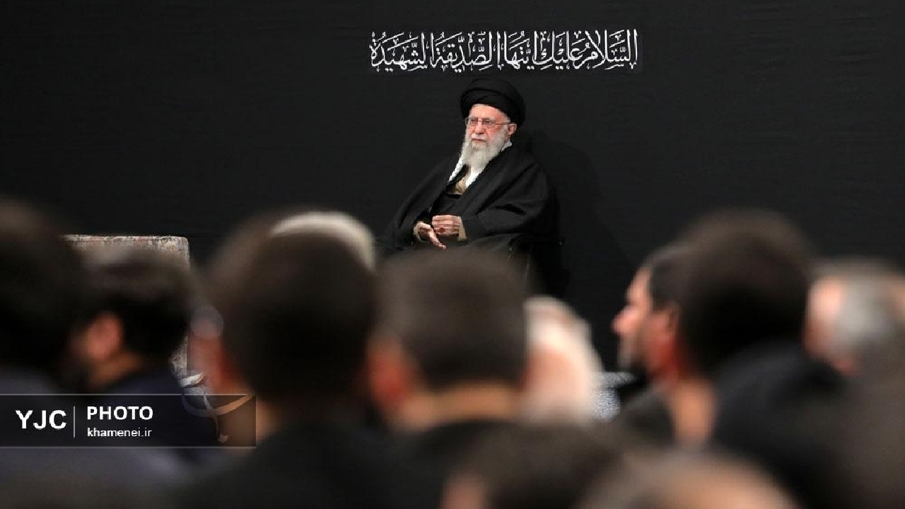اولین شب مراسم عزاداری شهادت حضرت زهرا (س) با حضور رهبر معظم انقلاب