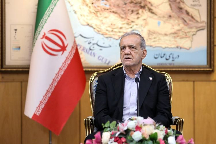 پزشکیان: ظرفیت ۱۵ کشور همسایه، محاصره ایران را دشوار میکند