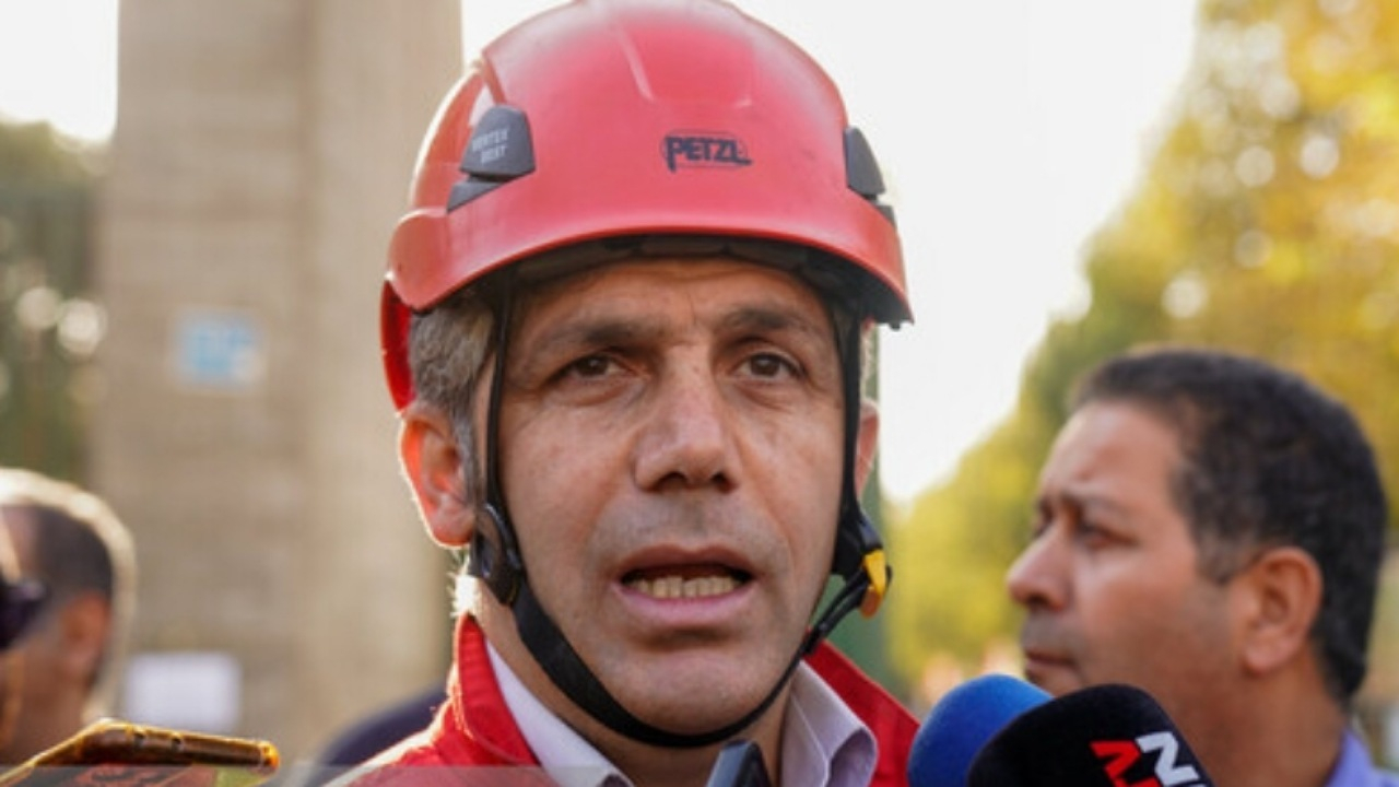 آتشسوزی رستوران دوطبقه شهرک غرب/ سرایت شعلهها به بانک مجاور