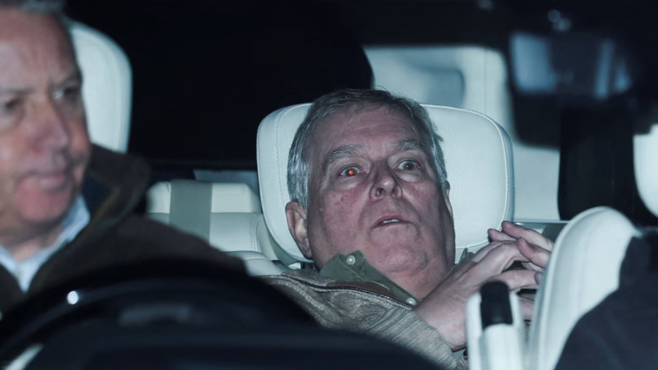 افزایش فشار‌ها برای حذف شاهزاده سابق انگلیس از خط جانشینی سلطنت