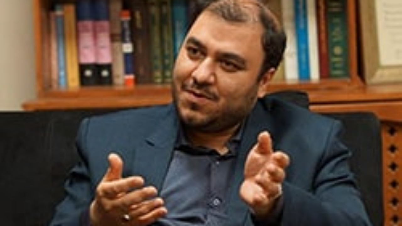قوای سهگانه برای رفع موانع سرمایهگذاری در کشور تلاش کنند/ دولت نباید با بخش خصوصی رقابت کند