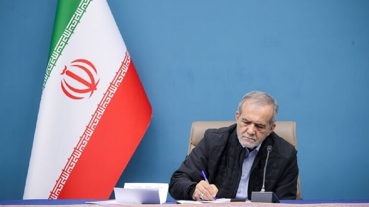 پزشکیان: دولتمردان شهید در سپهر نظام حکمرانی ایران جاودانه خواهند ماند