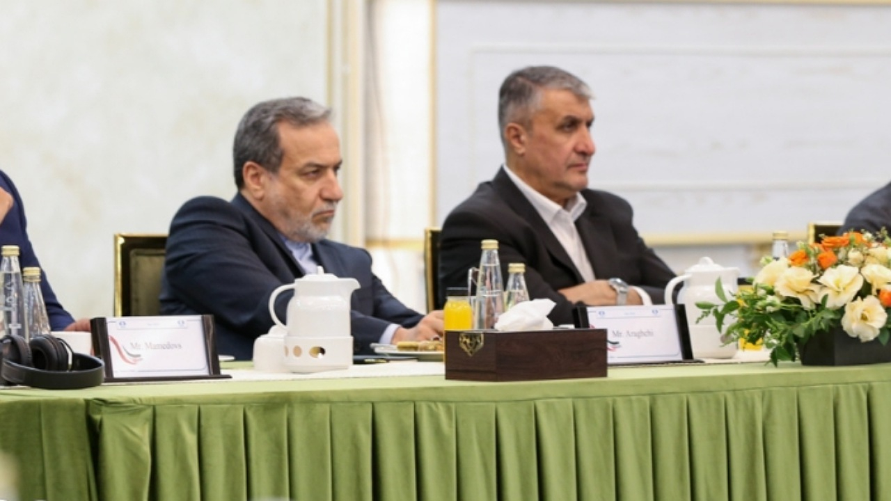اسلامی: با تمام وجود از بنیانهای صنعت هستهای کشور پاسداری خواهیم کرد