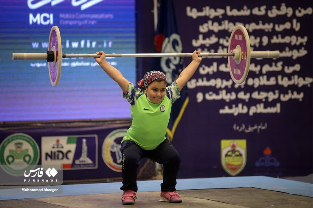 عکس/ دختر وزنه‌بردار ایران