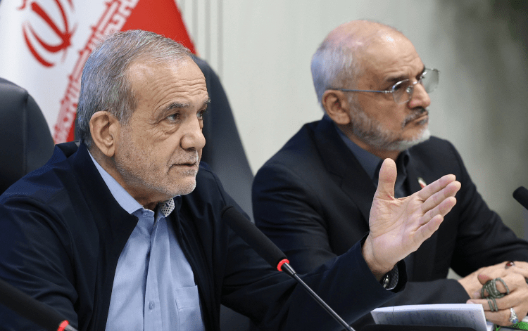 دستور رئیس‌جمهور برای غربالگری سلامت کارکنان دستگاه‌ها