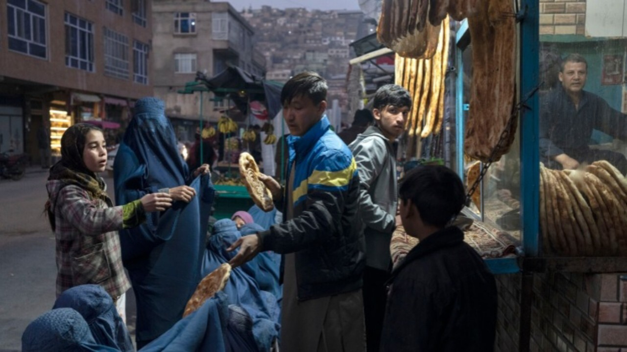 رشد کم اقتصادی همزمان با فقر و آوارگی فزاینده در افغانستان