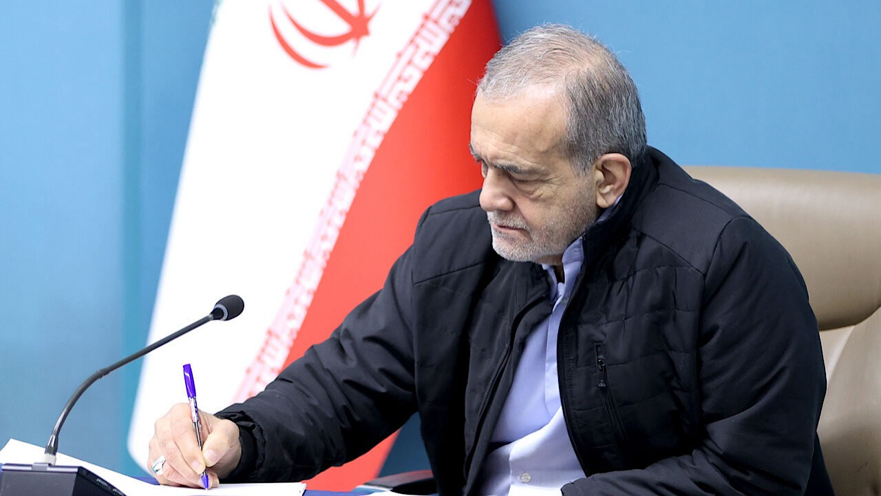 رئیس جمهور در حکمی حمید بورد را به عنوان سرپرست وزارت نفت منصوب کرد