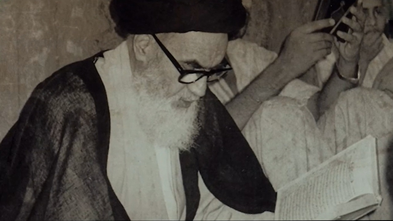 تصویری از امام خمینی (ره) که شهید سلیمانی را انقلابی کرد + فیلم