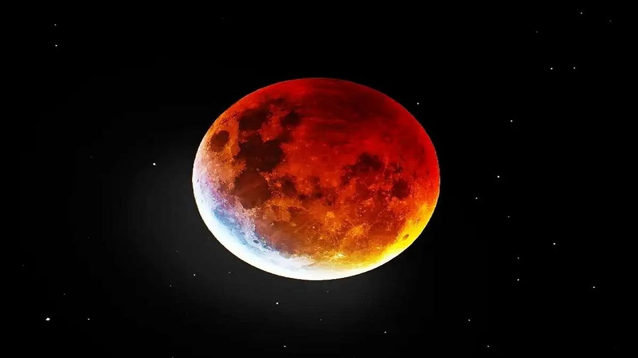 ماه امشب رنگ خون میگیرد