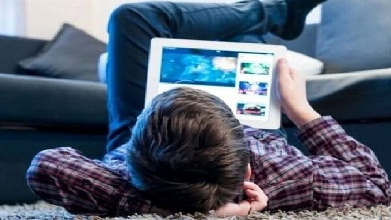 بازنمایی جنسیت در فضای مجازی؛ چالشهای نوظهور هویتیابی نوجوانان