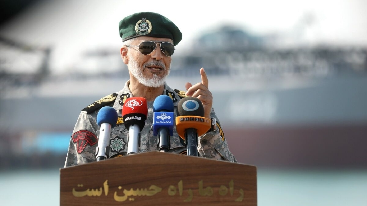 دریادار سیاری: برای توسعه اقتصاد دریا محور باید اقتدار دریایی خود را افزایش دهیم