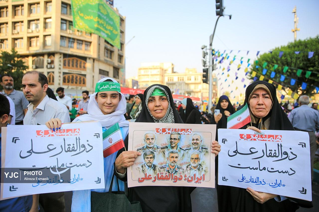 مهمونی ۱۰ کیلومتری غدیر با شعار «ایران ذوالفقار علی»