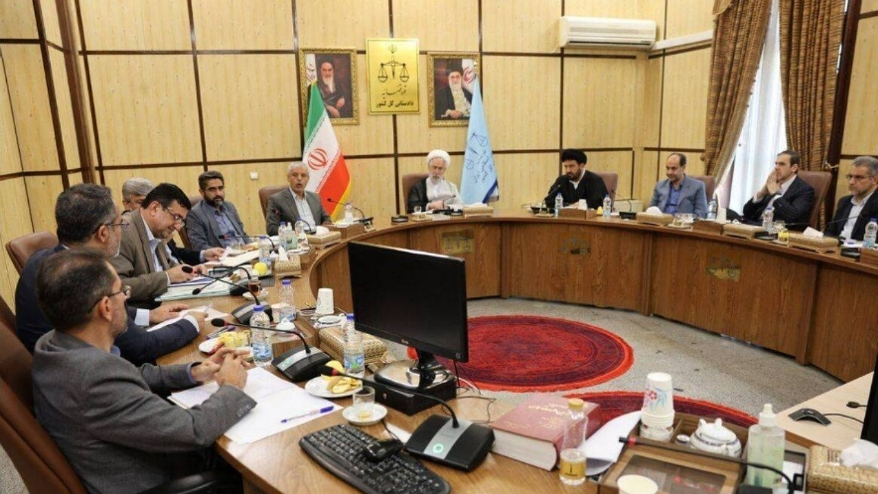 اسامی افرادی که اقدام به صادرات کرده، اما ارز حاصل از آن را به کشور بازنگرداندهاند، اعلام شود