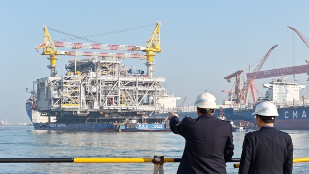 افزایش تولید نفت از سوی عربستان و امارات در سایه جنگ احتمالی