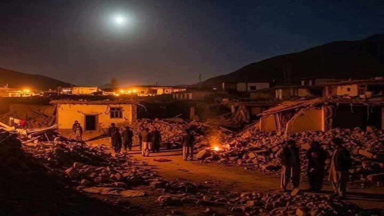 پیام تسلیت عراقچی در پی وقوع زمینلرزه در افغانستان؛ ایران آماده ارسال کمک است