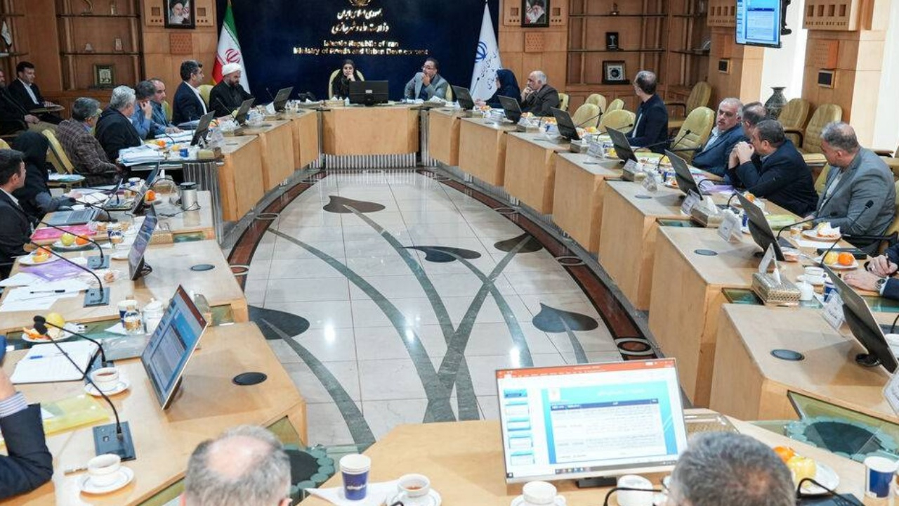 تأکید وزیر راه و شهرسازی بر تبیین اولویتهای صندوق ملی مسکن