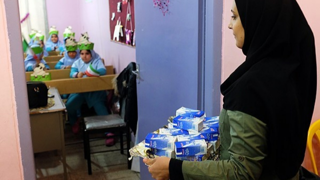 خبر توزیع شیر در برخی استانها واقعی بود؟ + فیلم