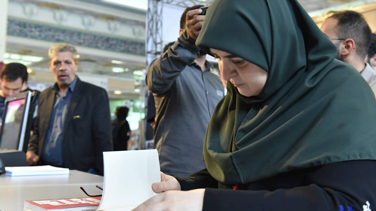 «کتابخوانی» از محورهای مورد حمایت دولت است