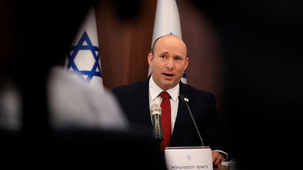 دست و پا زدن نخست وزیر سابق رژیم اسرائیل برای تکذیب حمله سایبری + فیلم