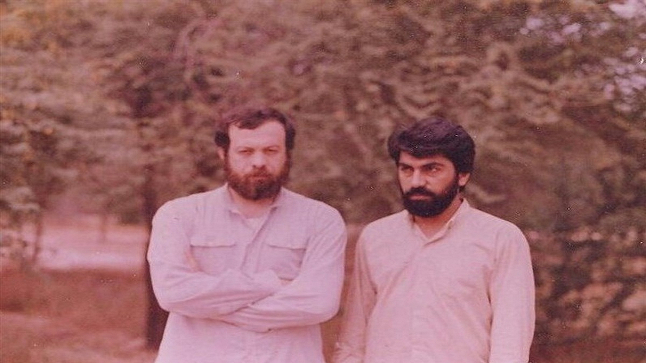 یقهاسکی سفید، بالای دیوار لانهی جاسوسی!