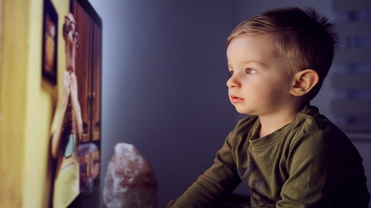 تأثیر کارتونها بر رشد مغز کودکان