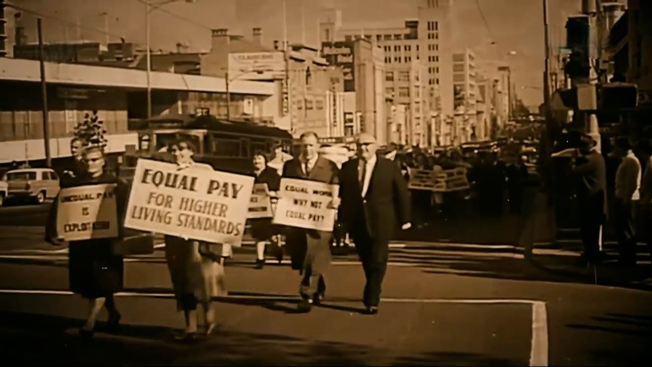 نسخه روز زن غربی برای بانوی مسلمان ایرانی + فیلم