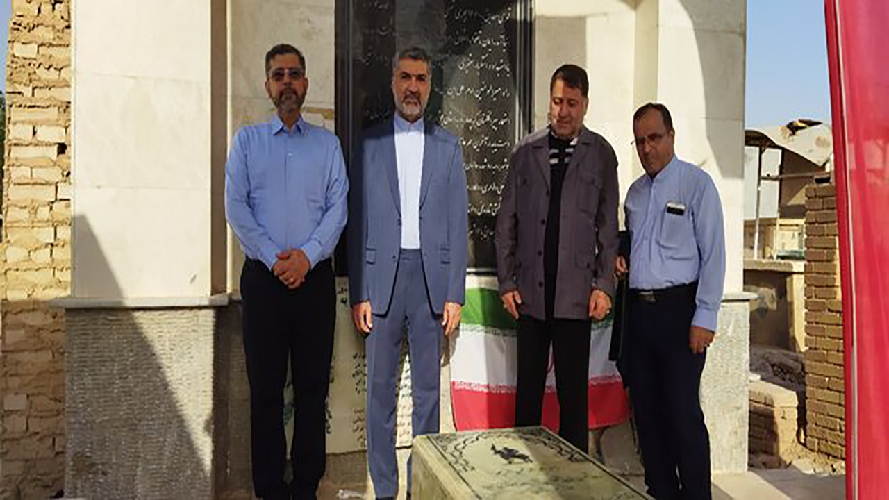 ادای احترام خطیبزاده به شهید رئیسعلی دلواری