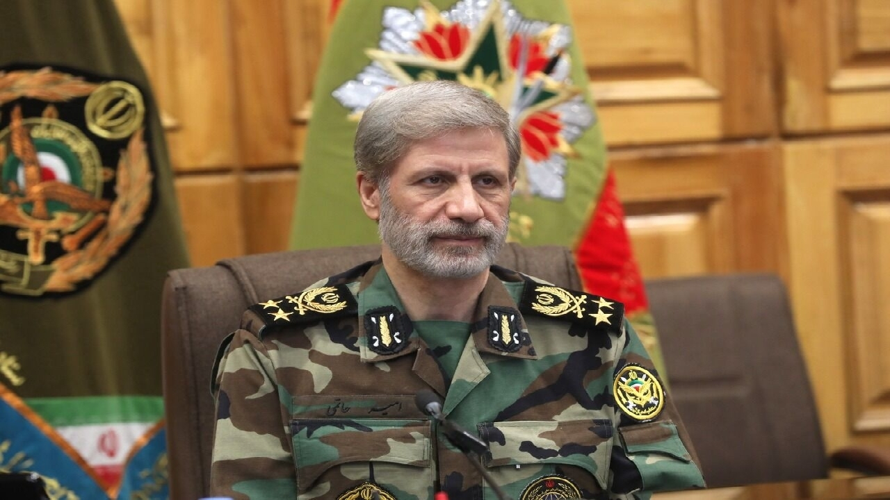 سرلشکر حاتمی: تعرض به ایران با پاسخی قاطع و پشیمانکننده مواجه میشود